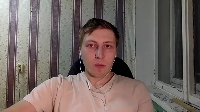 Snapshot of darienlarge chatting on December 5, 2024, 5:50 pm darienlarge online show from December 5, 2024, 5:50 pm