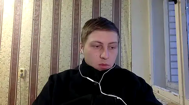 Snapshot of darienlarge chatting on December 6, 2024, 7:32 am darienlarge online show from December 6, 2024, 7:32 am