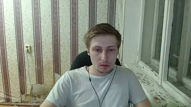 Snapshot of darienlarge chatting on January 12, 2025, 9:19 pm darienlarge online show from January 12, 2025, 9:19 pm