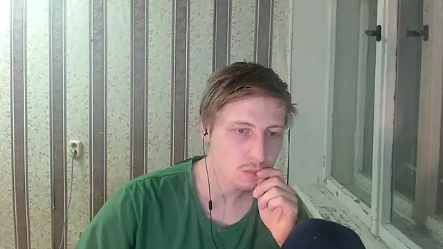 Snapshot of darienlarge chatting on February 8, 2025, 5:29 pm darienlarge online show from February 8, 2025, 5:29 pm