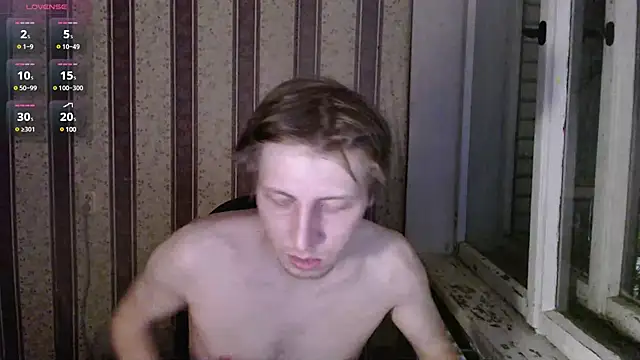 Snapshot of darienlarge chatting on February 19, 2025, 2:44 am darienlarge online show from February 19, 2025, 2:44 am