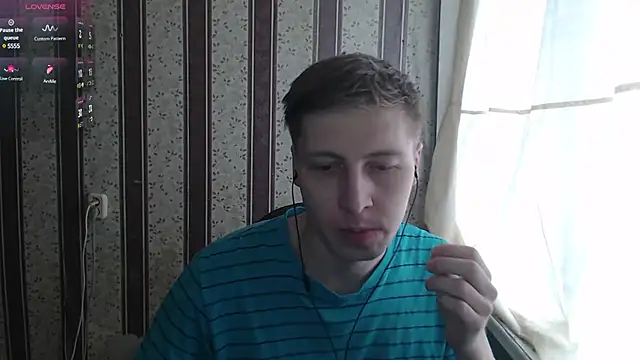 Snapshot of darienlarge chatting on February 27, 2025, 7:55 am darienlarge online show from February 27, 2025, 7:55 am