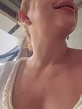 Snapshot of sammyqueenx21 chatting on March 20, 2025, 9:24 pm sammyqueenx21 online show from March 20, 2025, 9:24 pm