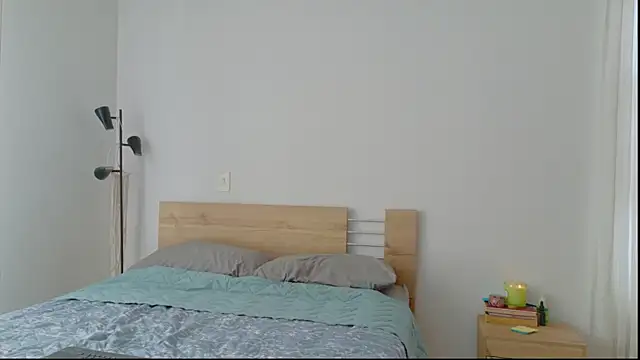 GrettaBenett online show from September 9, 2025, 9:36 pm