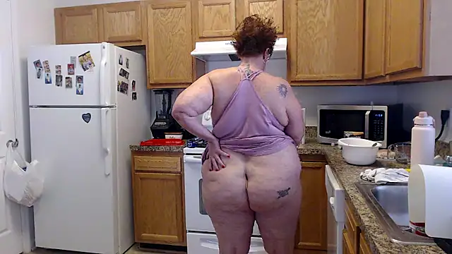 plusizebigbooty online show from March 9, 2025, 4:00 pm