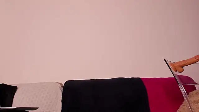 LexxiLow online show from March 4, 2025, 1:06 pm