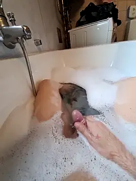 toeloverlive online show from October 7, 2025, 7:38 am