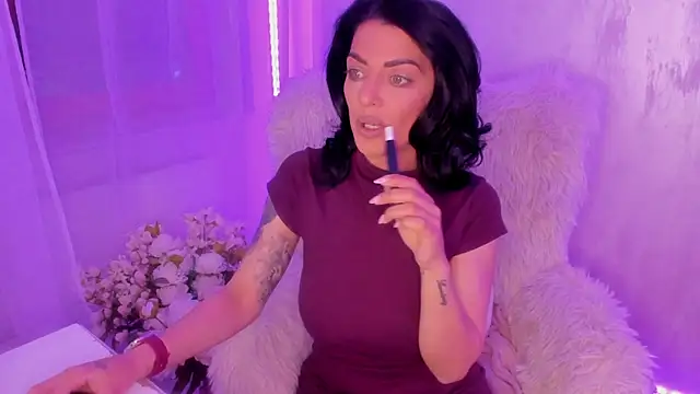 Snapshot of ElisaBaxter chatting on April 30, 2026, 3:24 am ElisaBaxter online show from April 30, 2026, 3:24 am