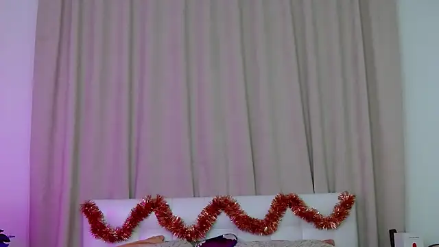 WildRedBerry online show from December 10, 2024, 10:06 am