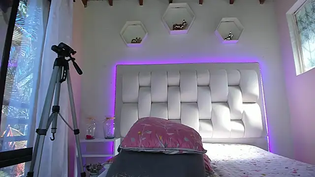 shanakendall online show from January 29, 2025, 8:04 pm