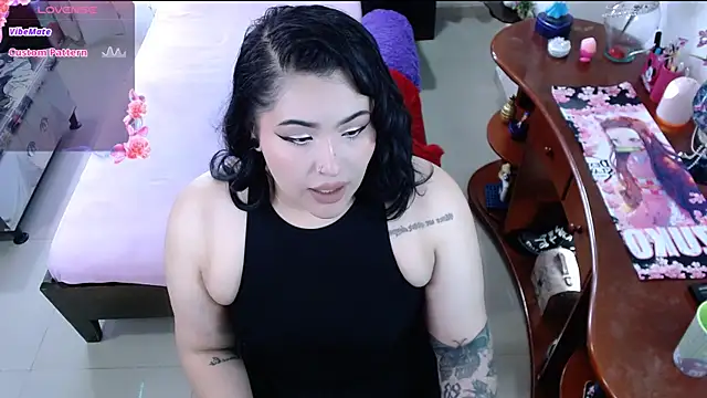 lufek23 online show from December 15, 2024, 1:11 pm