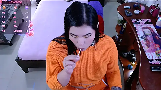 lufek23 online show from December 25, 2024, 8:50 pm