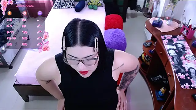 lufek23 online show from February 28, 2025, 2:20 pm