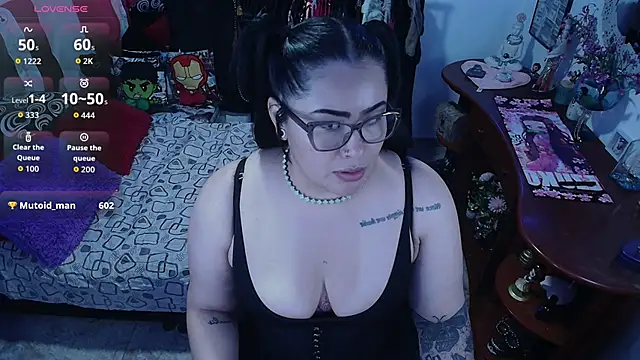 lufek23 online show from September 21, 2025, 3:35 pm