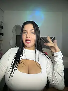 ValleryParker online show from January 15, 2026, 10:24 pm