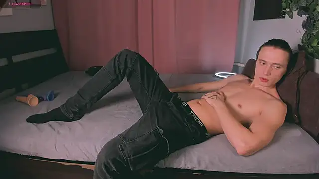 Snapshot of NigelStriker chatting on February 26, 2025, 4:35 pm NigelStriker online show from February 26, 2025, 4:35 pm