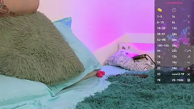 KrisztyAna online show from December 10, 2024, 7:05 am