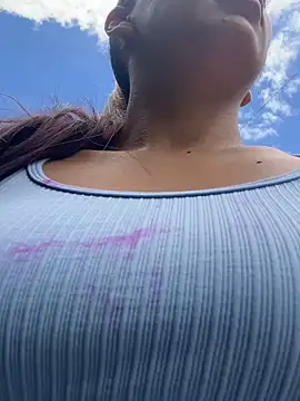 adila anich online show from September 29, 2025, 4:45 pm