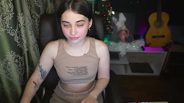 delicatedBailey online show from December 11, 2024, 4:28 am