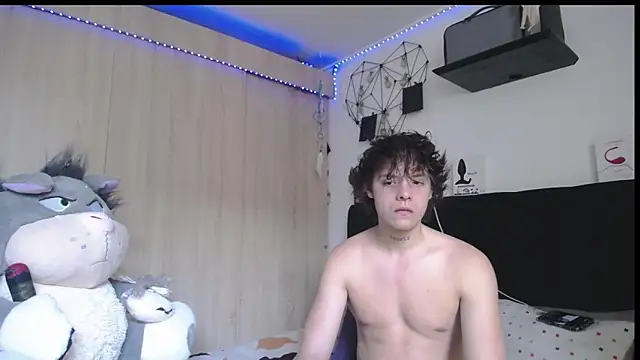 Snapshot of Santiago_kiler chatting on May 15, 2026, 4:03 pm Santiago kiler online show from May 15, 2026, 4:03 pm