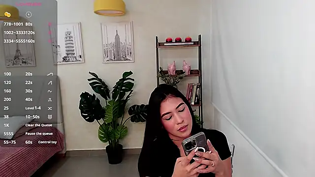 Sassy--Girl online show from February 18, 2025, 6:04 pm