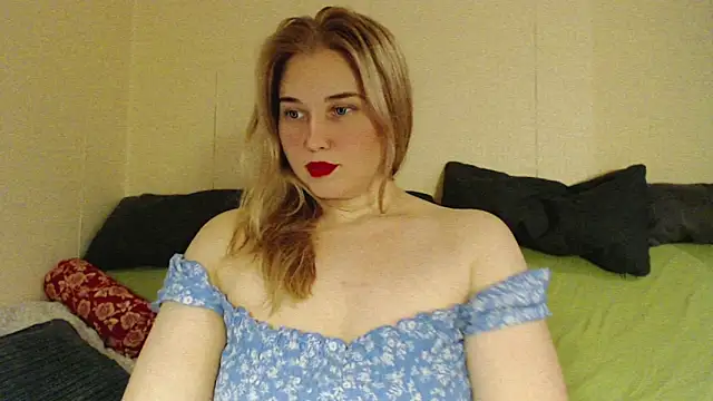 mmmPinUpGirl online show from October 27, 2025, 5:39 pm