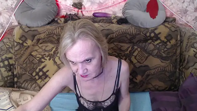 MissBekker online show from January 8, 2025, 8:29 pm