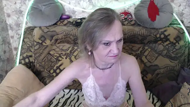 Snapshot of MissBekker chatting on June 4, 2026, 12:05 am MissBekker online show from June 4, 2026, 12:05 am