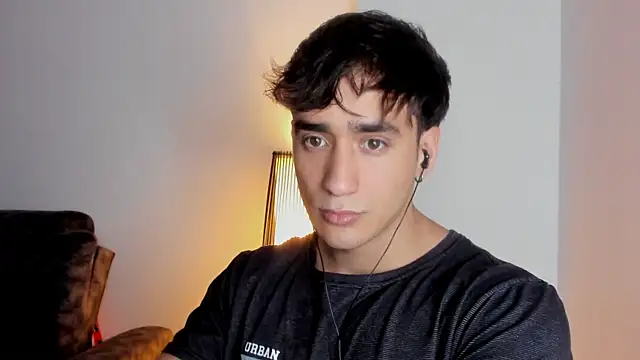 AlexRivera6 online show from December 16, 2025, 10:04 pm