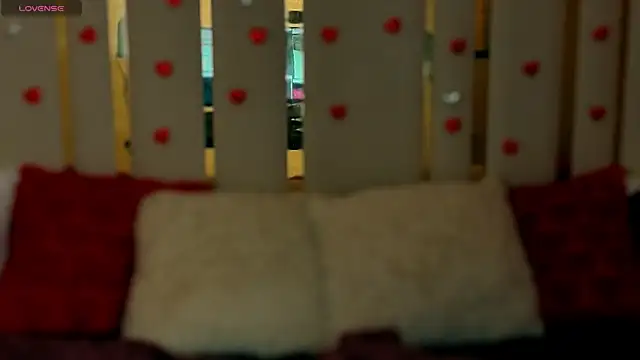 Daphne Moss online show from February 25, 2026, 2:05 pm