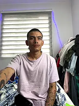 sorry-mom69 online show from October 15, 2025, 6:08 pm