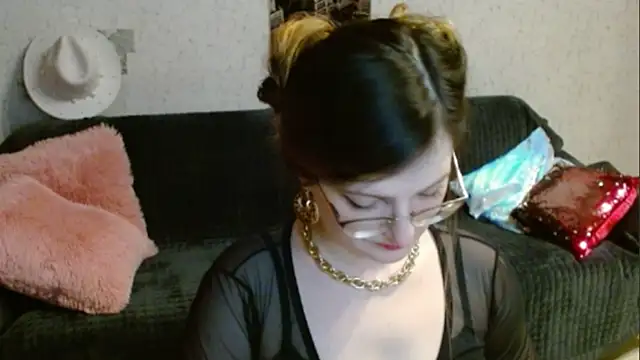 Arielsssplash online show from December 17, 2025, 2:45 pm