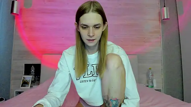 molly hunt  online show from April 19, 2026, 4:23 am