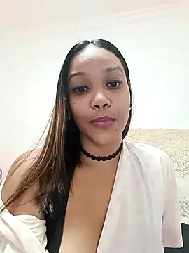 Snapshot of _MoniqueLovay_ chatting on March 2, 2025, 6:19 pm MoniqueLovay online show from March 2, 2025, 6:19 pm