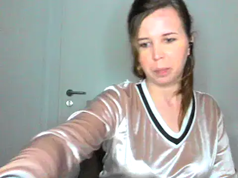 loveis007 online show from February 25, 2025, 1:30 am