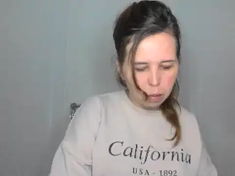 loveis007 online show from March 17, 2025, 9:45 pm