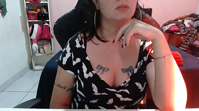 Snapshot of Ta_maravilhosaaa chatting on February 18, 2025, 2:05 am Ta maravilhosaaa online show from February 18, 2025, 2:05 am