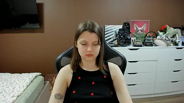 Snapshot of SoniNesti chatting on May 2, 2026, 2:44 pm SoniNesti online show from May 2, 2026, 2:44 pm
