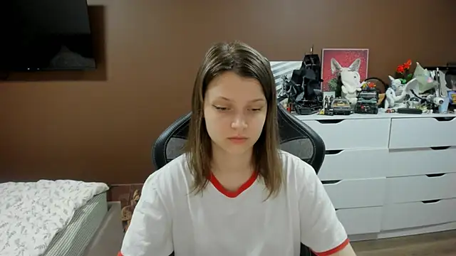 Snapshot of SoniNesti chatting on June 9, 2026, 3:56 pm SoniNesti online show from June 9, 2026, 3:56 pm