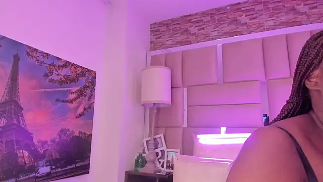 ShaniaBrownn online show from April 16, 2026, 7:47 pm