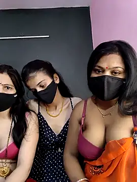 Snapshot of cutee__crazy chatting on May 5, 2026, 2:25 pm cutee crazy online show from May 5, 2026, 2:25 pm