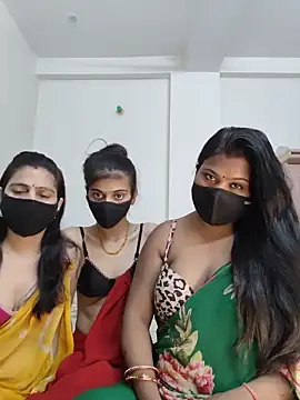 Snapshot of cutee__crazy chatting on May 28, 2026, 1:52 pm cutee crazy online show from May 28, 2026, 1:52 pm