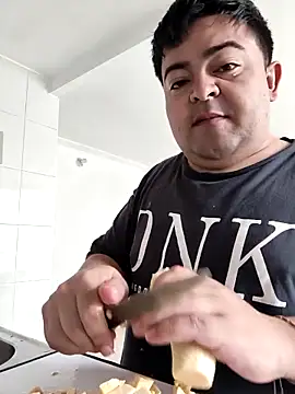 naughty bear online show from March 11, 2026, 1:39 pm