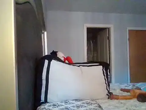 MSweetLindaParks online show from February 1, 2025, 5:37 pm