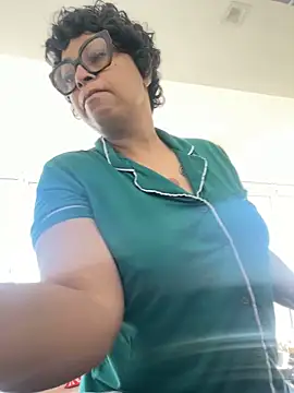 MSweetLindaParks online show from March 28, 2026, 2:05 pm