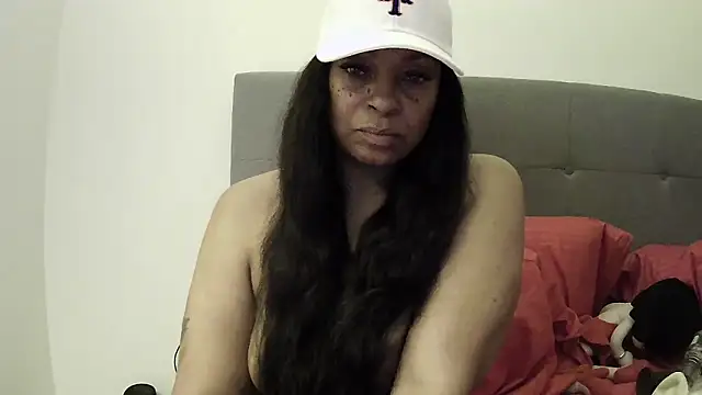 MSweetLindaParks online show from June 14, 2026, 5:20 am