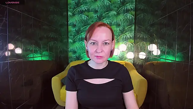 Snapshot of NikaGentle chatting on December 25, 2024, 5:48 am NikaGentle online show from December 25, 2024, 5:48 am