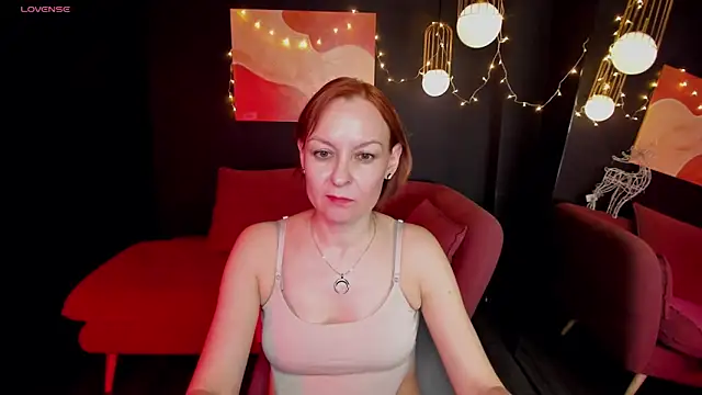 Snapshot of NikaGentle chatting on December 27, 2024, 9:17 am NikaGentle online show from December 27, 2024, 9:17 am