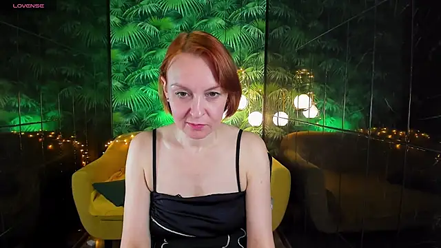 Snapshot of NikaGentle chatting on December 29, 2024, 11:50 am NikaGentle online show from December 29, 2024, 11:50 am