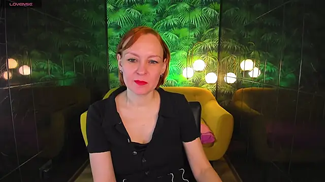 Snapshot of NikaGentle chatting on January 8, 2025, 11:32 am NikaGentle online show from January 8, 2025, 11:32 am